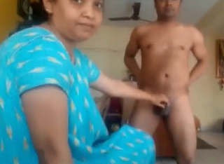 Village Aunty On Periods Still She Satisfy Her Husband By Jerking Cock