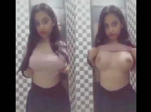 Sexy Indian Girl Showing