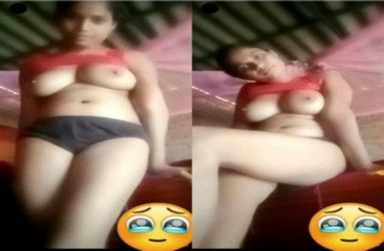 Village Desi Girl Showing