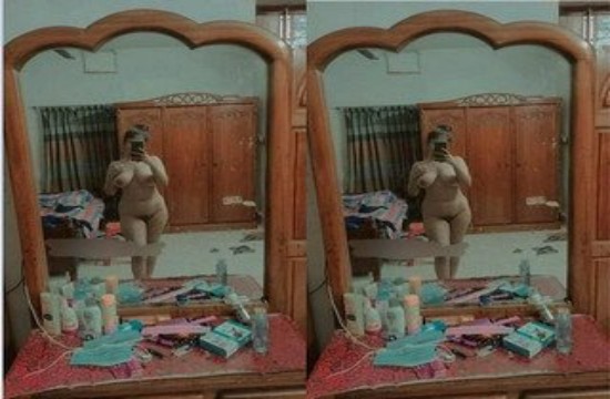 Bangladeshi Beautiful Sexy Girl Showing