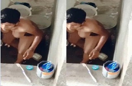 Village Bhabhi Bathing Full Nude