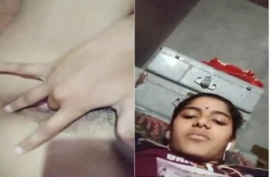 Unsatisfied Village Bhabhi Fingering And Cumming