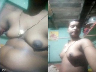 Desi Bhabhi Shows Nude Body