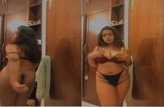 Bangladeshi Sexy Girl Showing