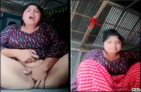 Horny Village Bhabi Fingering