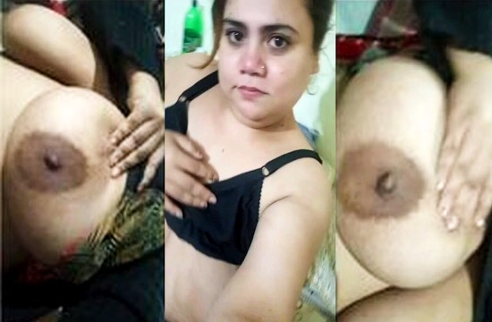 Desi Lady Showing Big Boobs