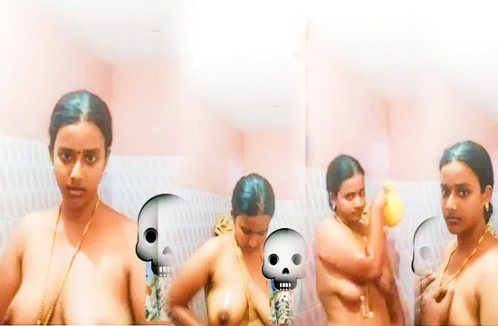 Bhabhi Bathing