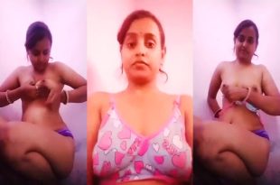 Horny Desi Bhabhi Sucking Own Boobs