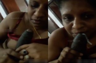 Aunty Giving Blowjob Until Cum