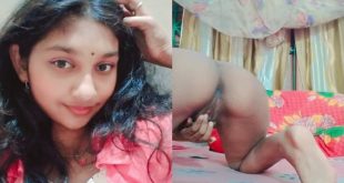 Desi Cutie Naked Fingering From Back