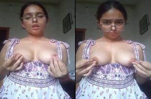 Naughty Desi Indian Gf Playing with Her Beautiful Tits